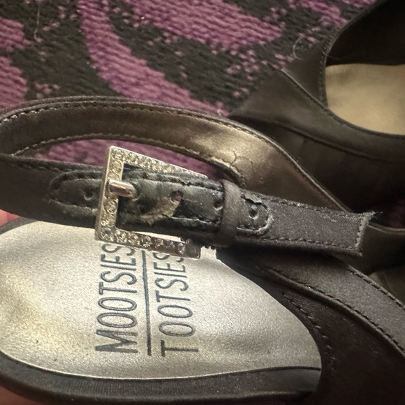 Mootsies Tootsies Black sling back peep toe heels. Size 7 - Picture 3 of 12